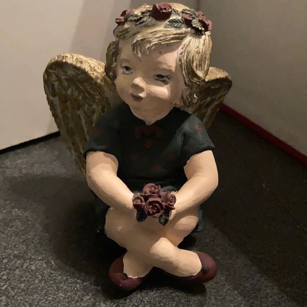 Angel sitting cute golden wings nice office gift